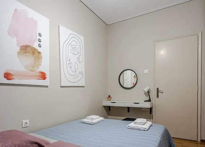 Minimal By The Sea Vólosz