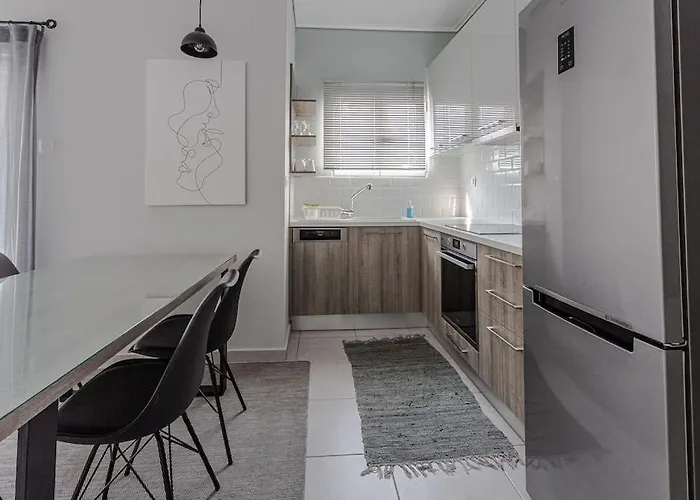 Minimal By The Sea *